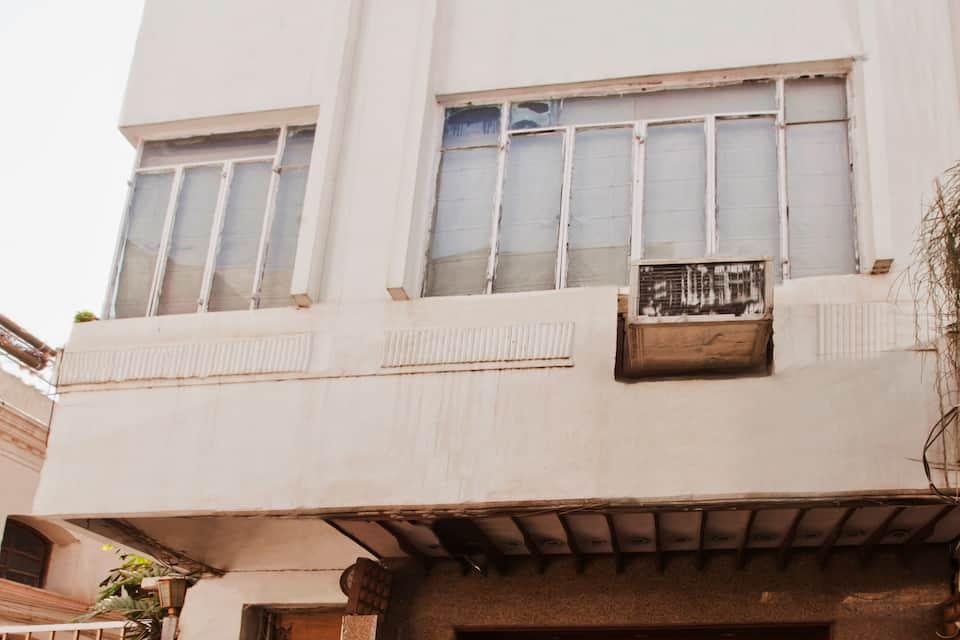 HOTEL SAMRAT 1/19