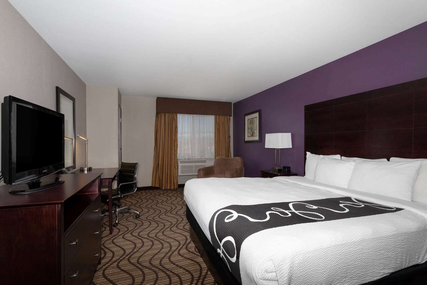 Baymont by Wyndham Henderson-Northeast Denver 22/58
