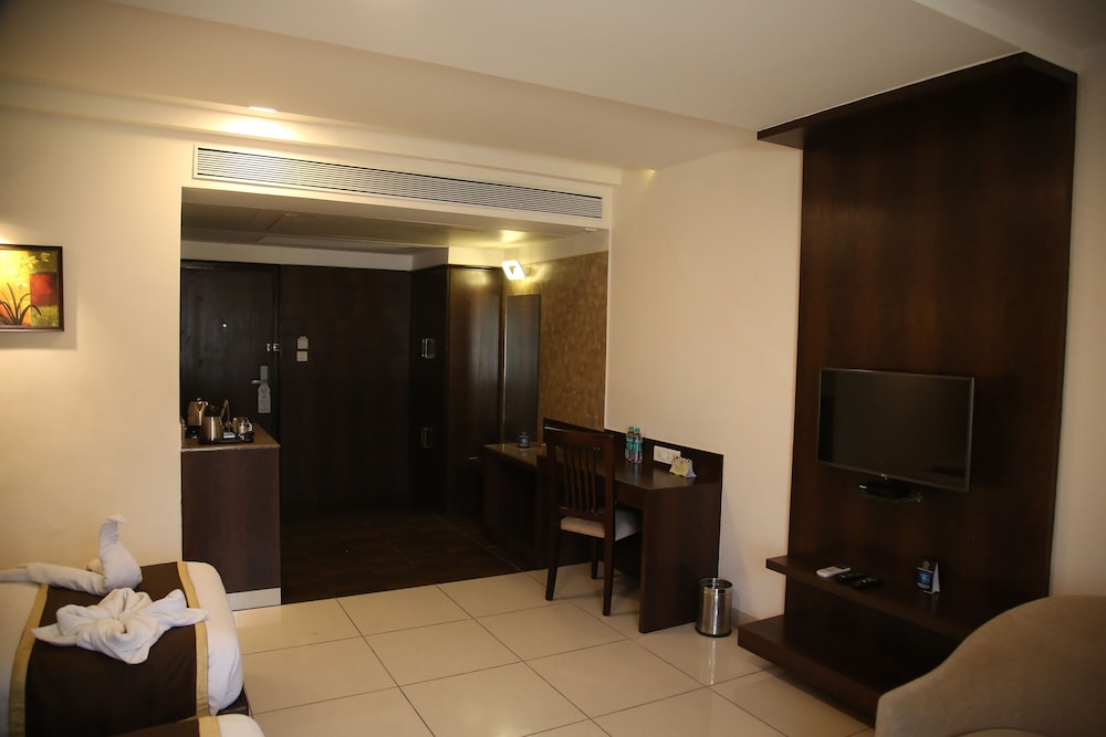 Oyo 6593 West Fort Hotel 39/50