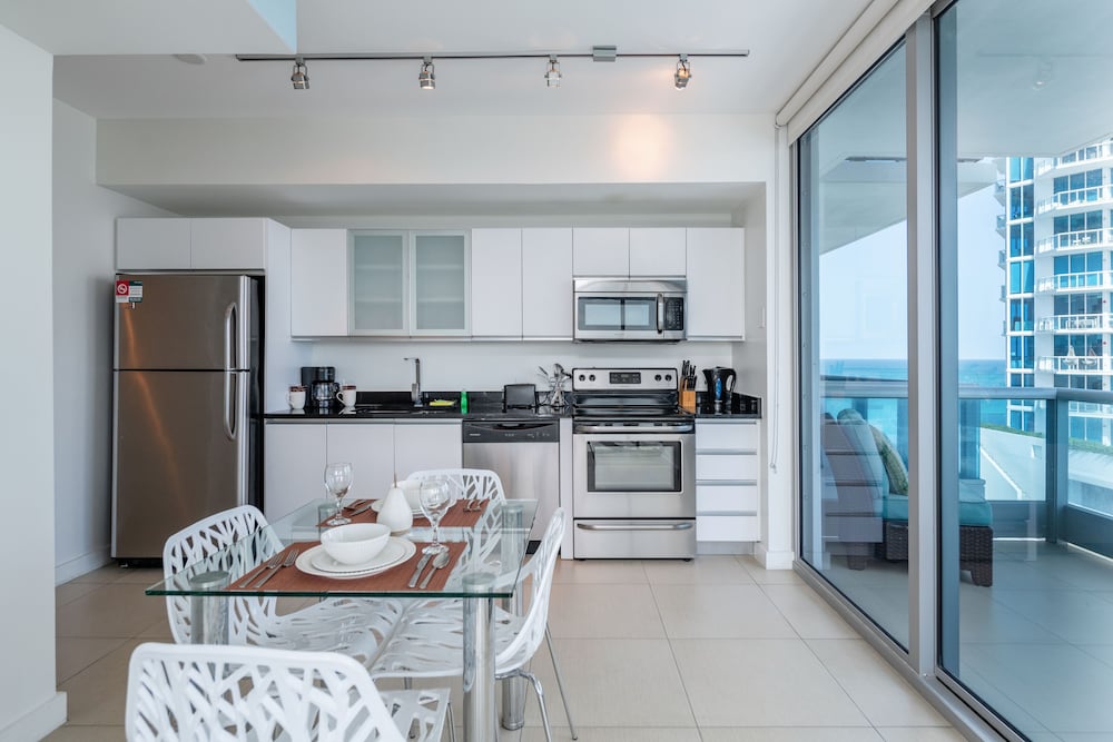 Global Luxury Apartments At Monte Carlo By Global 23/70