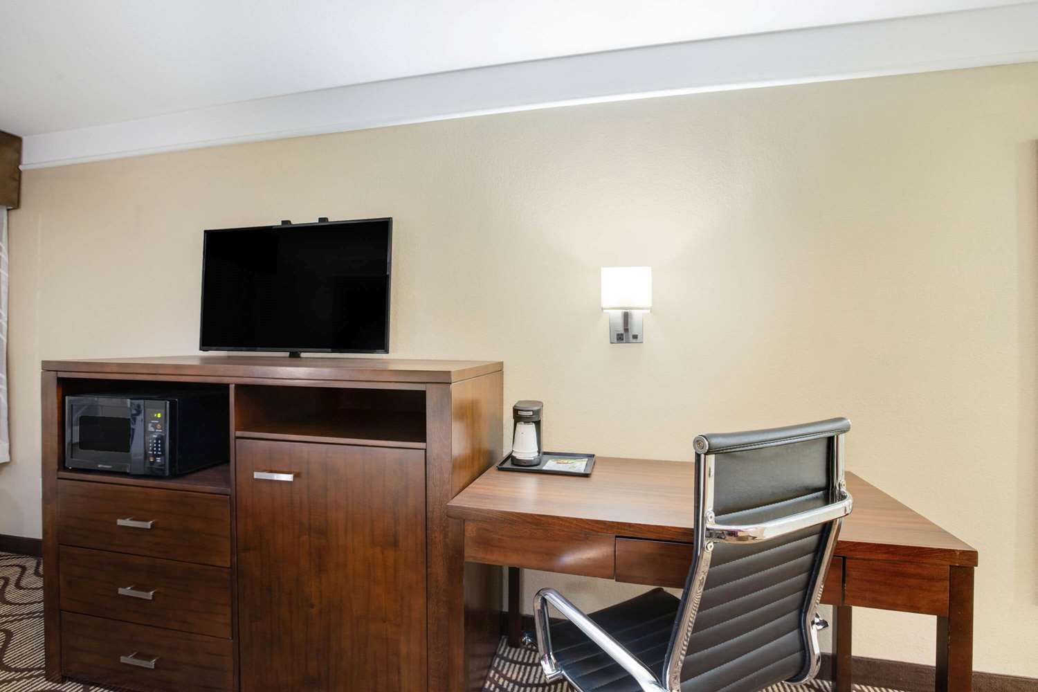 La Quinta Inn & Suites by Wyndham Hesperia Victorville 32/44