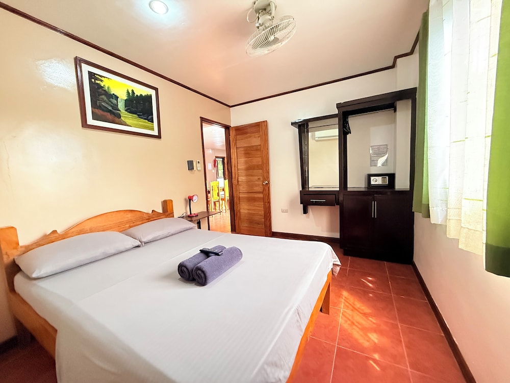 Badladz Staycation Condos Puerto Galera 14/50