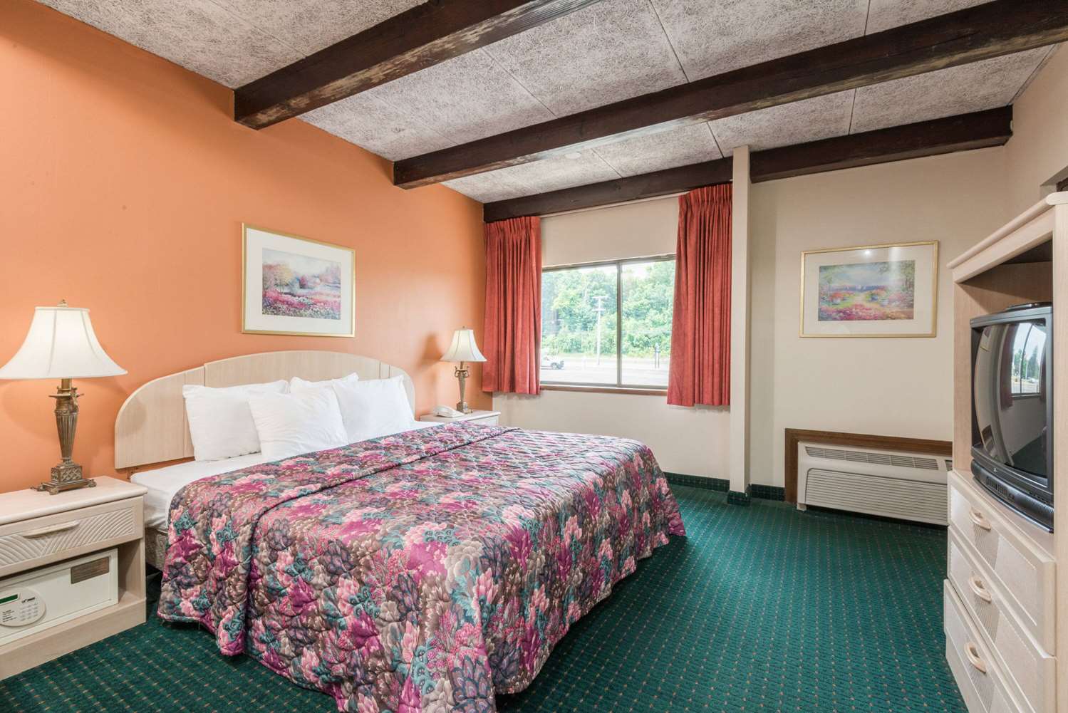 Days Inn By Wyndham Berlin Meriden 7/27