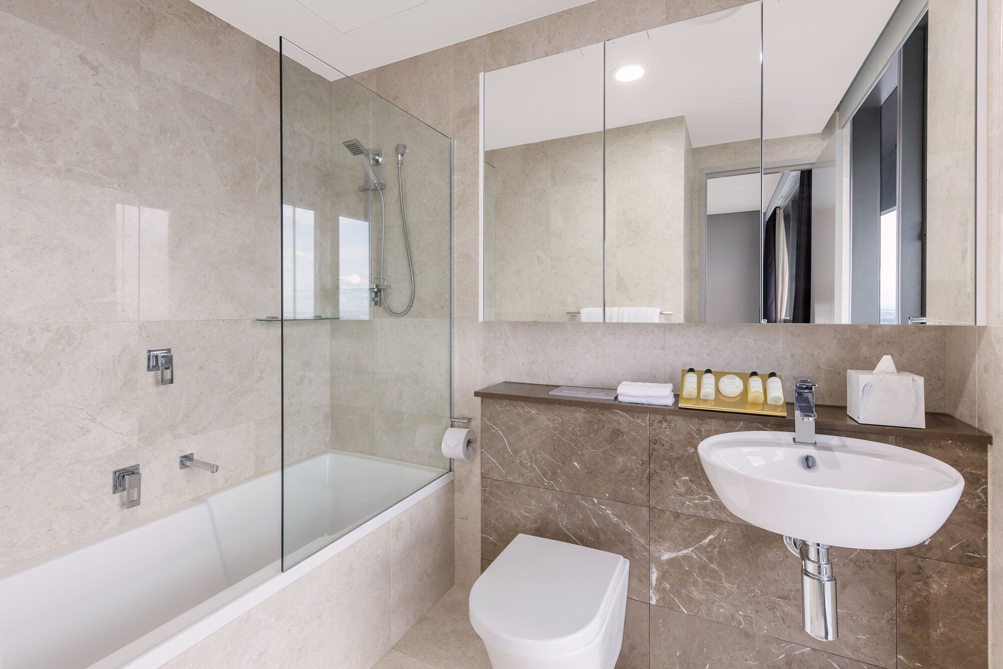 3 Bedrooms, Parkland, Penthouse, 3 King Beds، Meriton Suites Herschel Street 3/4