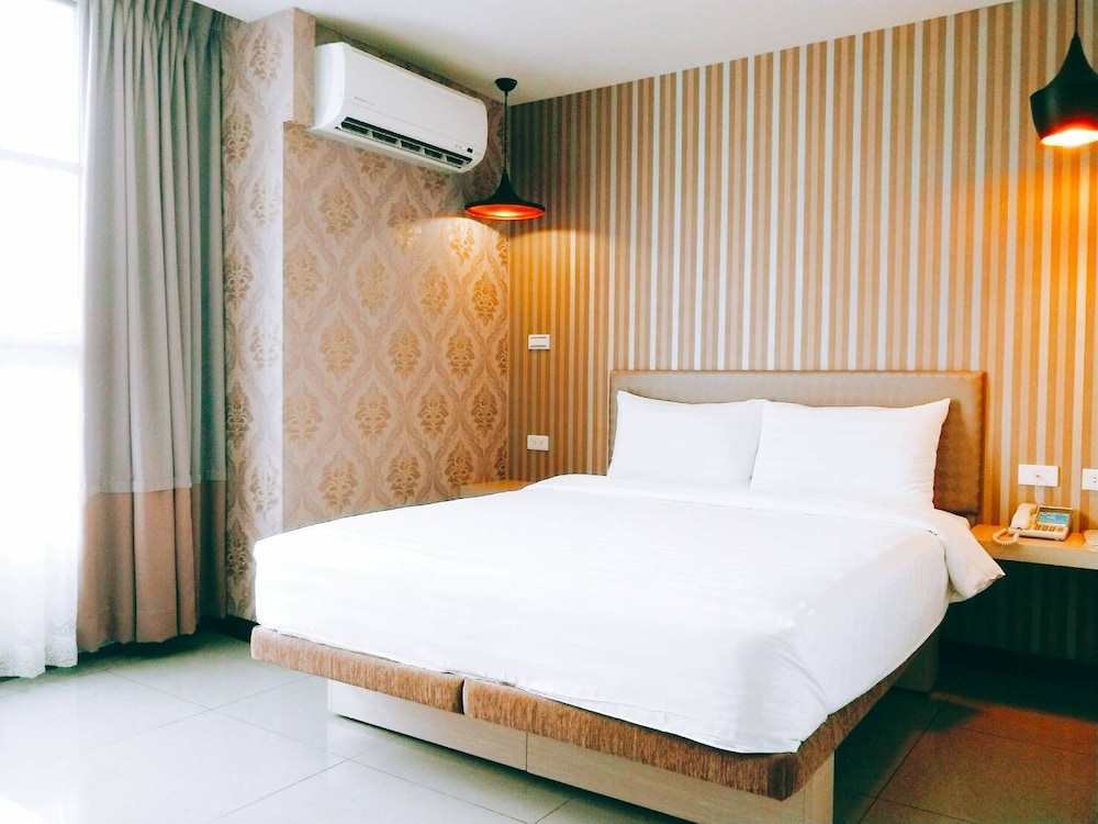S&amp;E Hotel 15/61