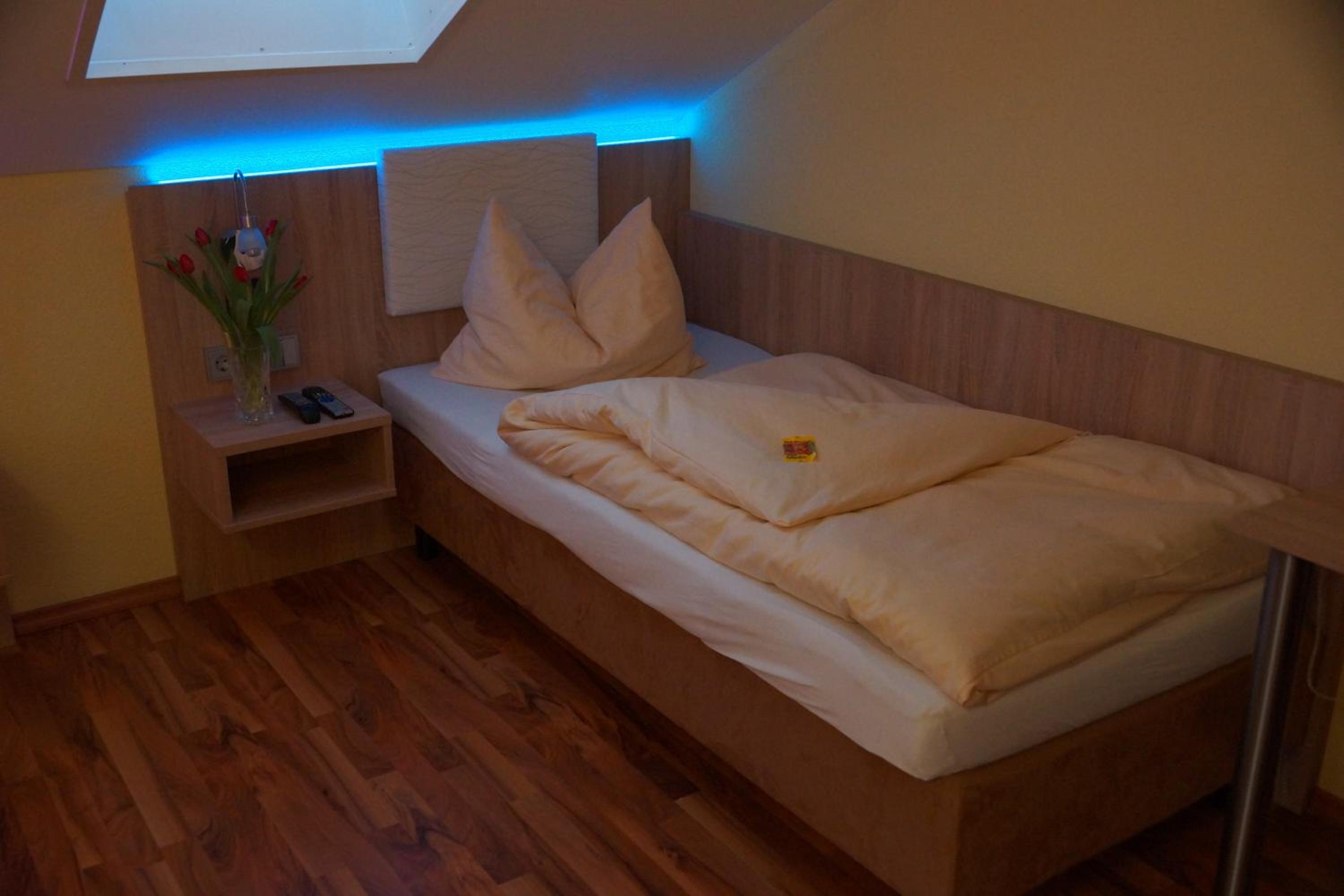 Room, Single
