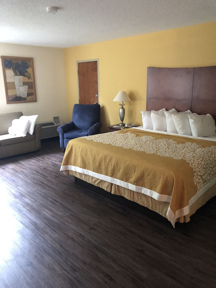Days Inn by Wyndham Fayetteville-South/I-95 Exit 49 14/31