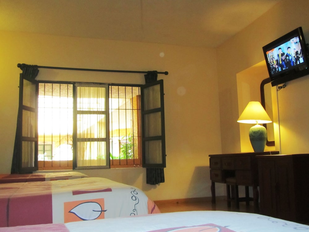 Hotel Meson De La Merced 9/45