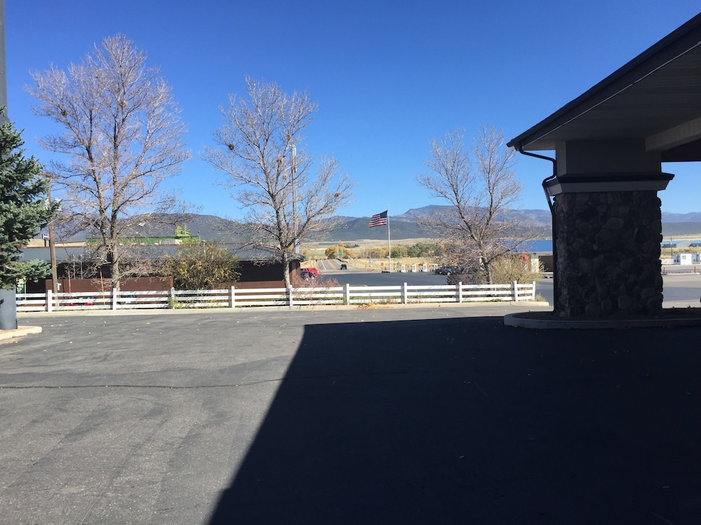 Wingate by Wyndham Beaver I-15 8/34
