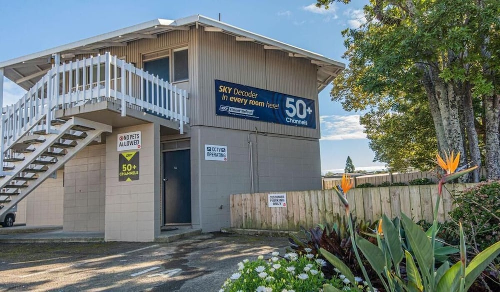 Motel Six 50/55