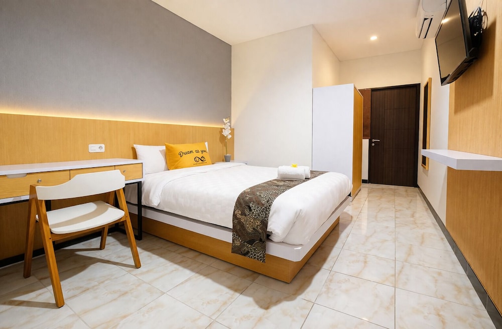 جناح ديلوكس بسرير مزدوج، Gapura Residence Hotel Semarang 2/5