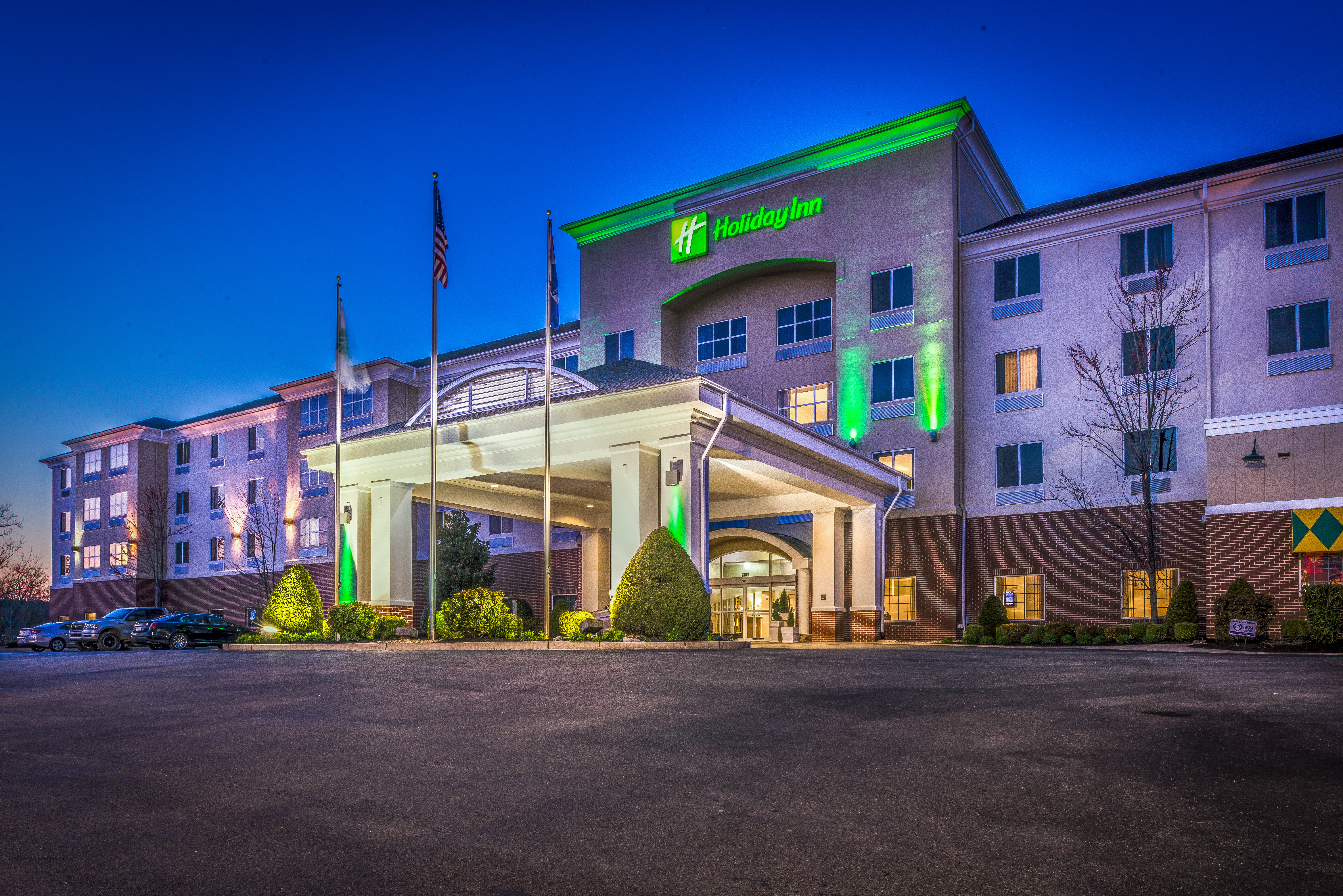 Holiday Inn Poplar Bluff an IHG Hotel 6/73