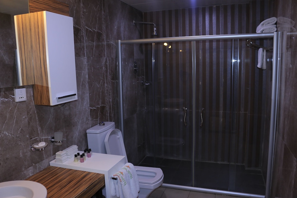 Momona Hotel 19/64