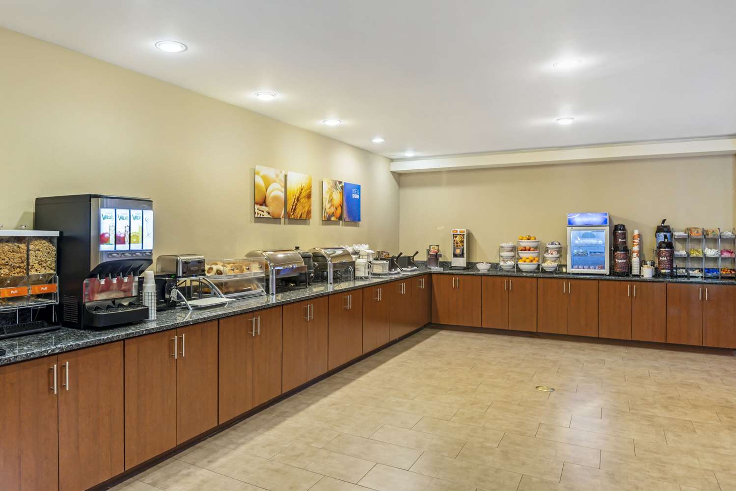 Comfort Suites At Virginia Center Commons 4/39