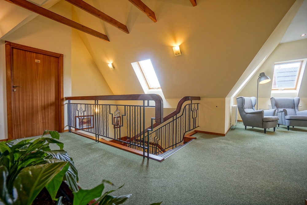 REDYK HOTEL 41/49