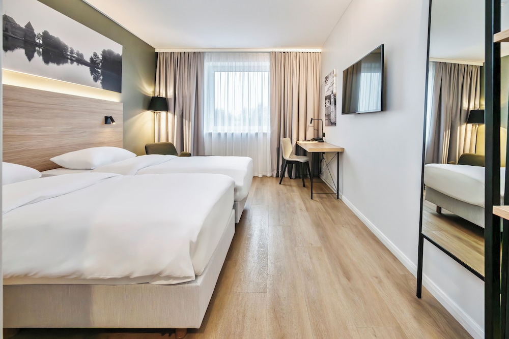 Park Inn by Radisson Vilnius Airport Hotel & Conference Centre 24/72