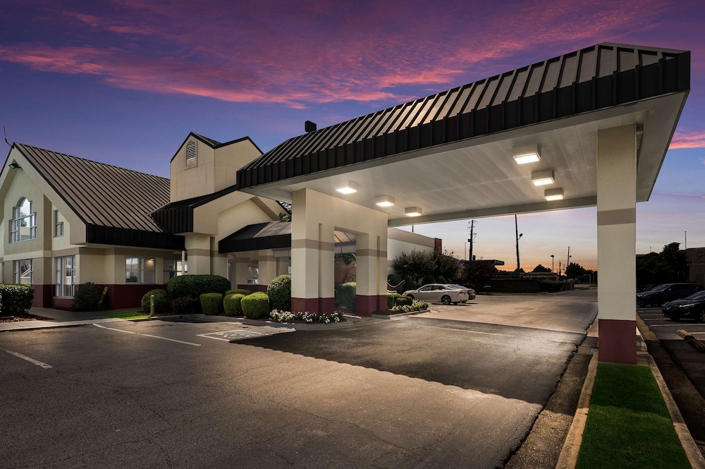 Best Western University Inn 4/42