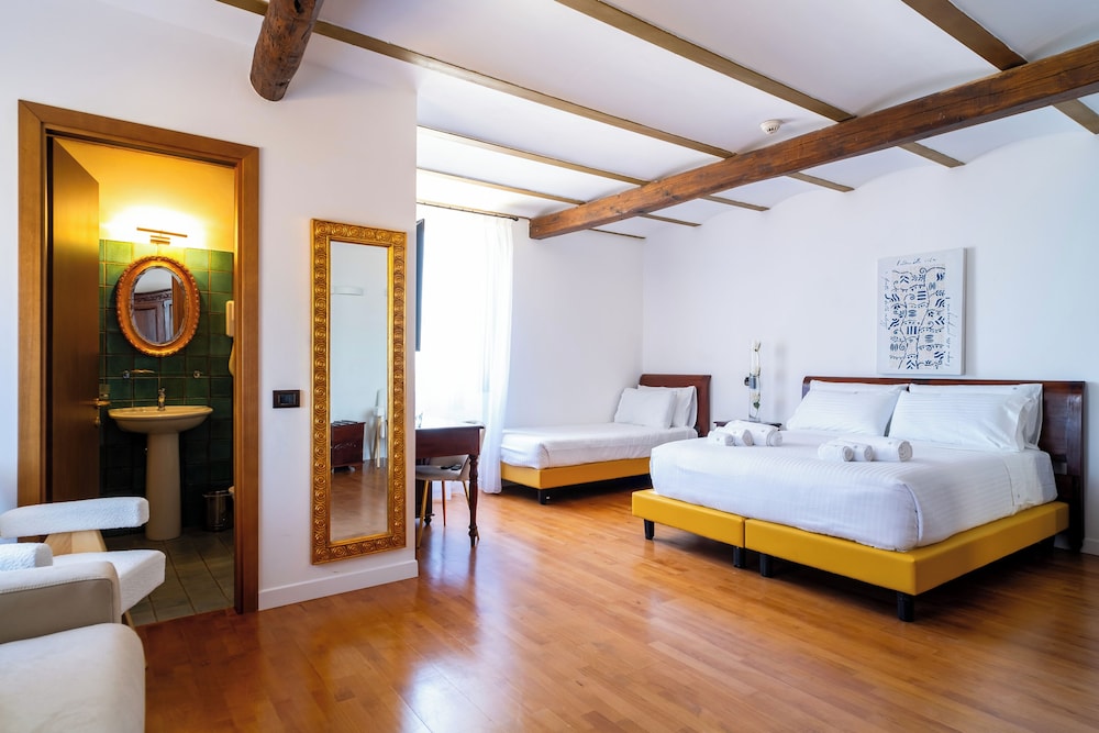 GRAND HOTEL LA BATIA 23/60