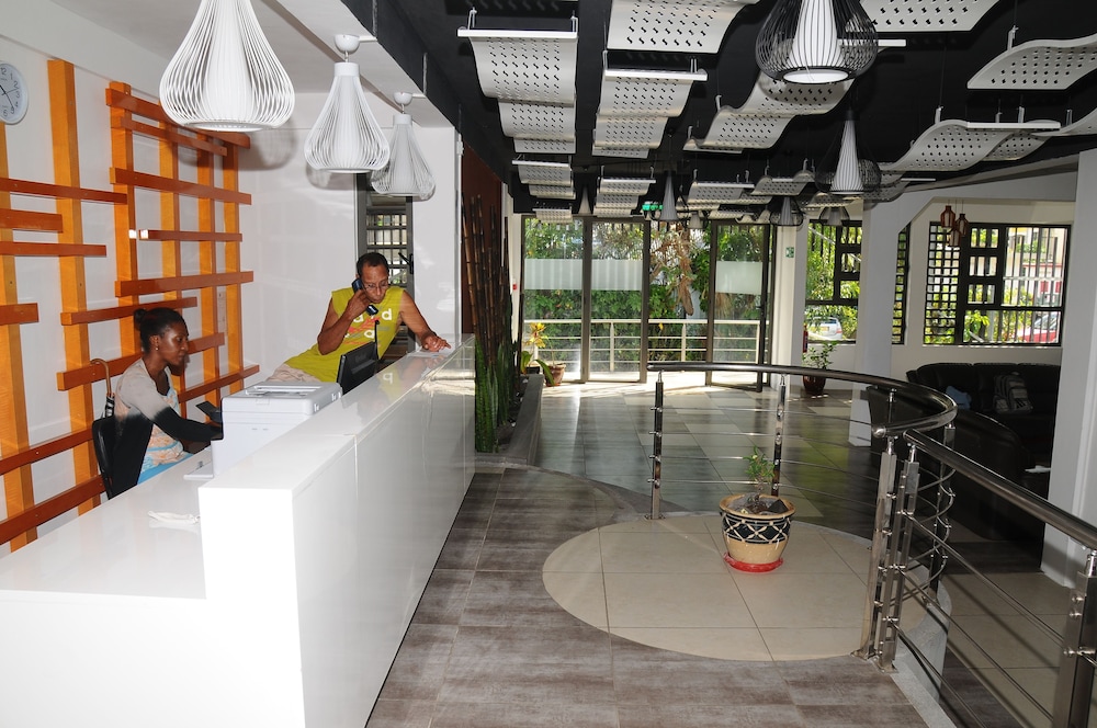 Le Flamboyant Hotel 2/28