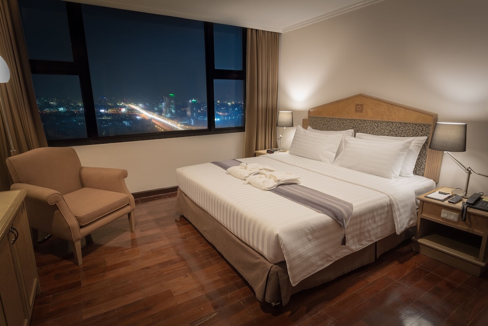 Grand Tower Inn Rama VI 34/70
