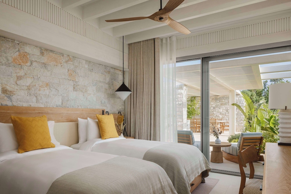 2 Bedrooms, Kyma, Villa, 1 King and 2 Queen Beds