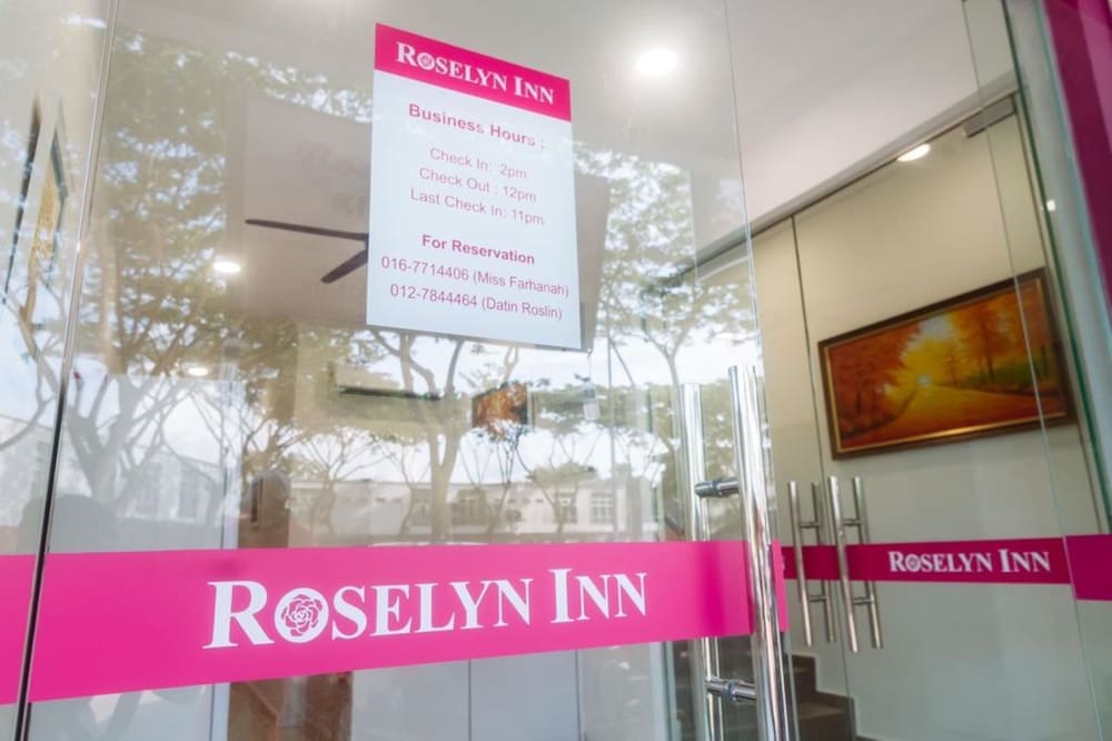 OYO 90090 Roselyn Inn 2 1/27
