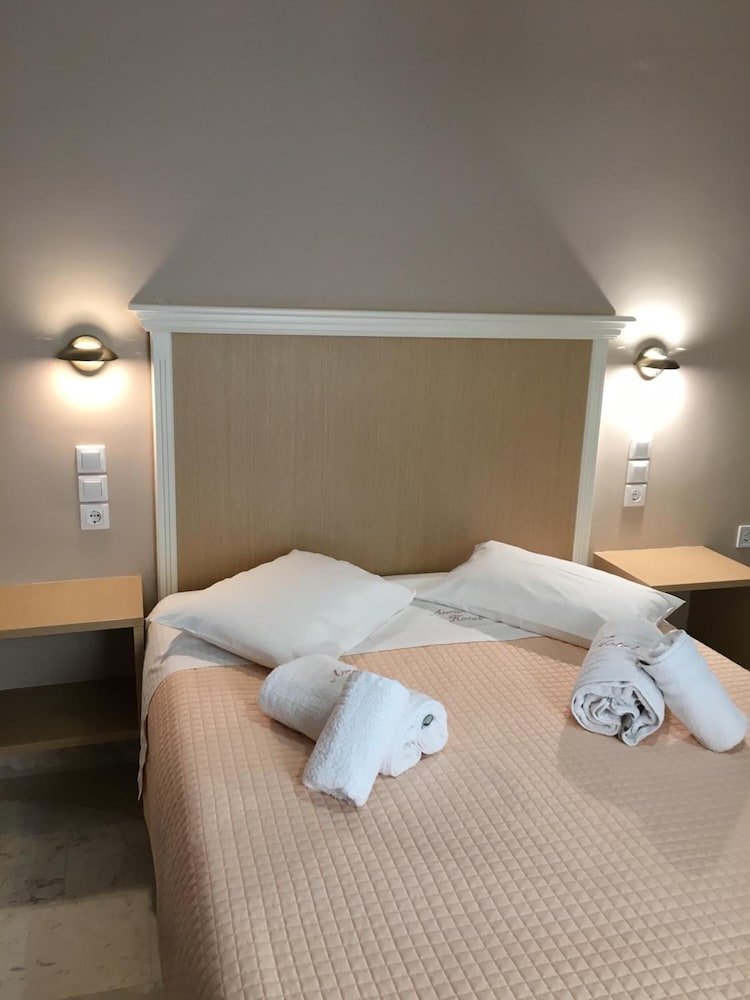 Avra Hotel 33/71