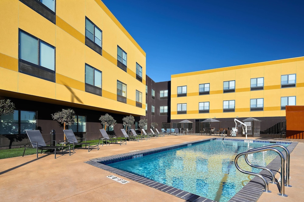 Fairfield Inn & Suites By Marriott Fresno Yosemite International Airport 5/38