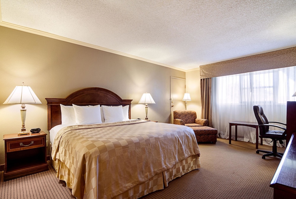 Clarion Inn Garden City, KS 16/60