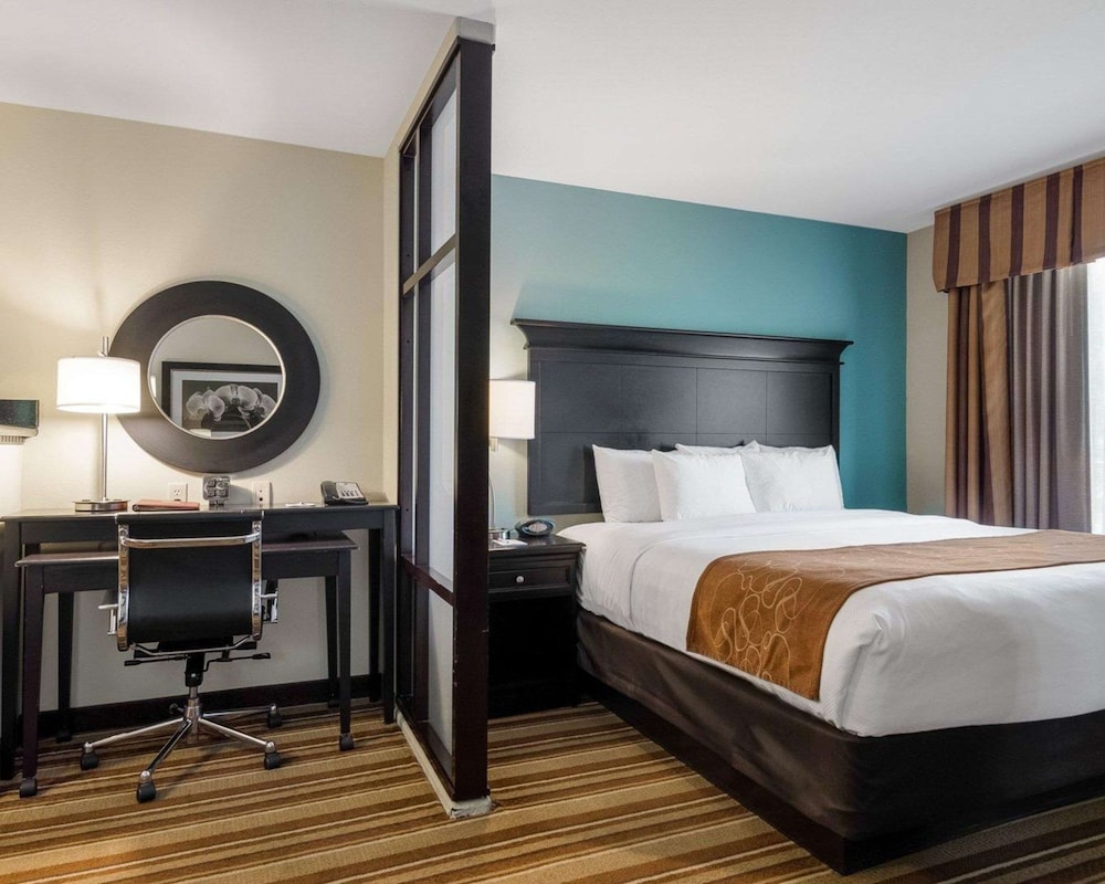 Comfort Suites Topeka Northwest 9/32