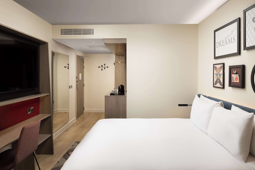 ROOM, KING BED