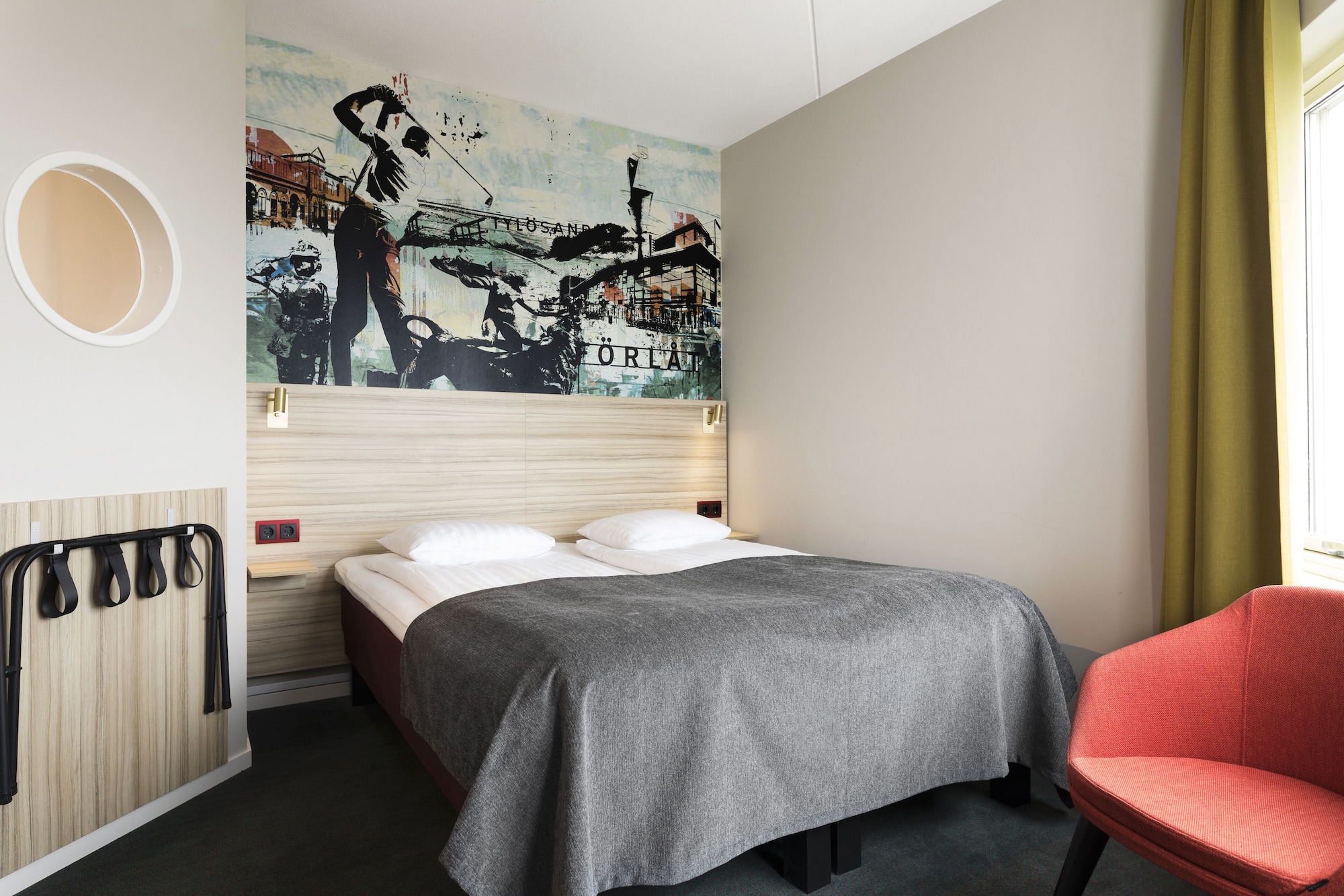 Good, Twin Beds