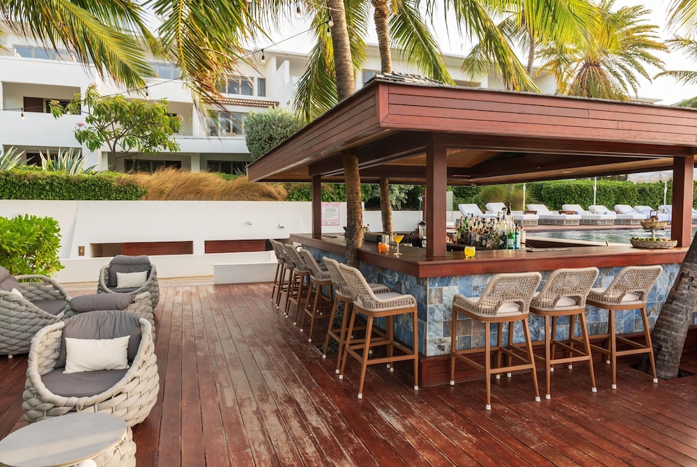 Hodges Bay Resort & Spa, an HQ Luxury Resort & Residences 54/67