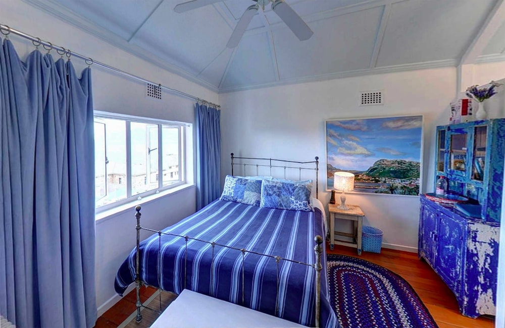Blue On Blue Bed And Breakfast 7/36