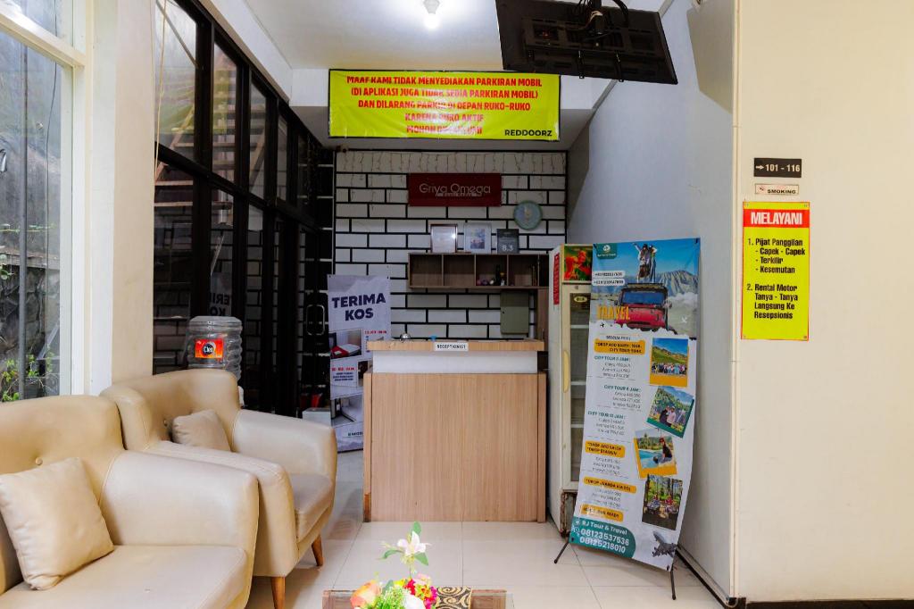 RedDoorz Plus near Malang Town Square 38/50