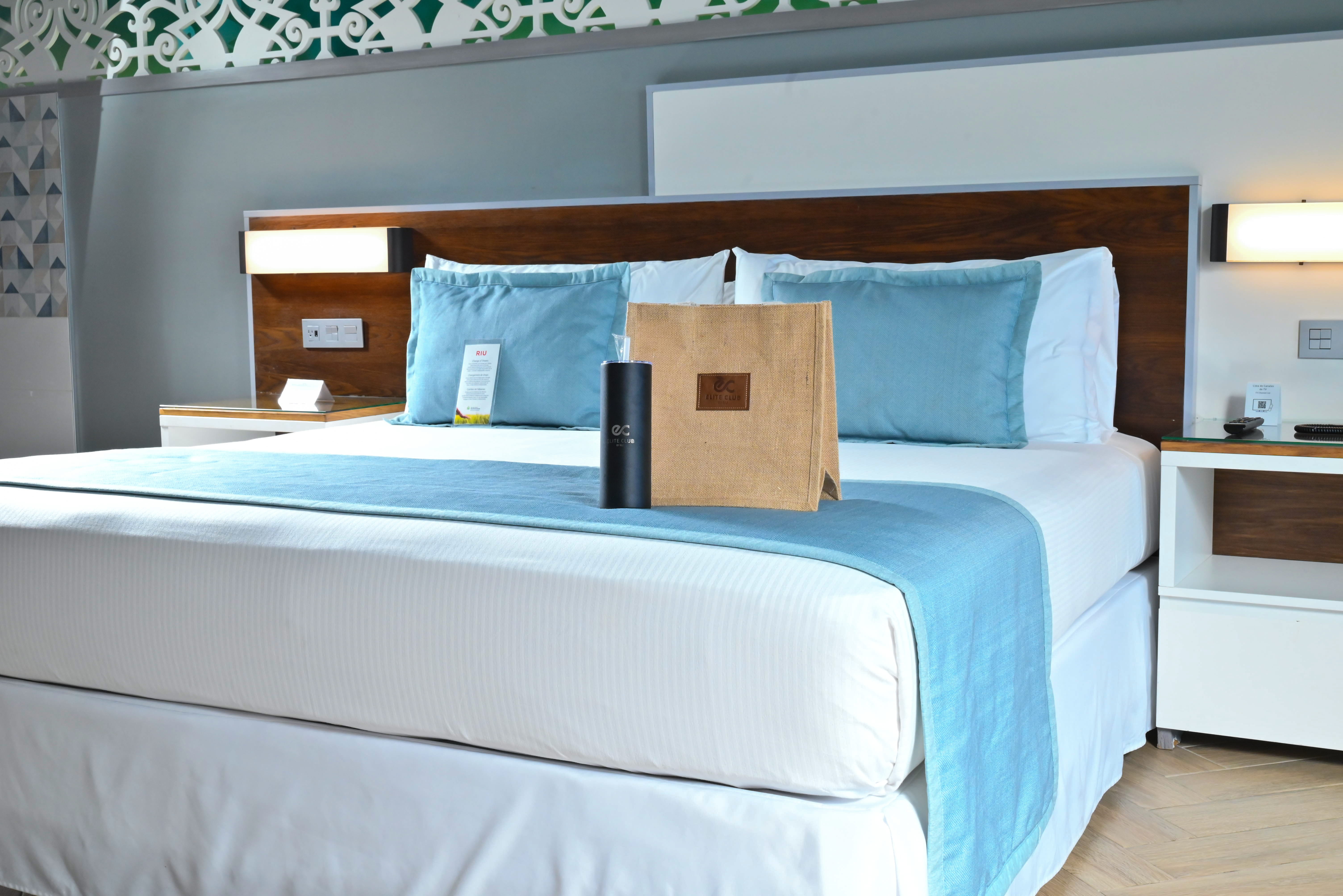 Elite, Club, Suite, Ocean Front, Adult Only
