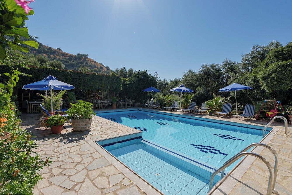 Sunrise Hotel and Apartments Rodakino 48/73
