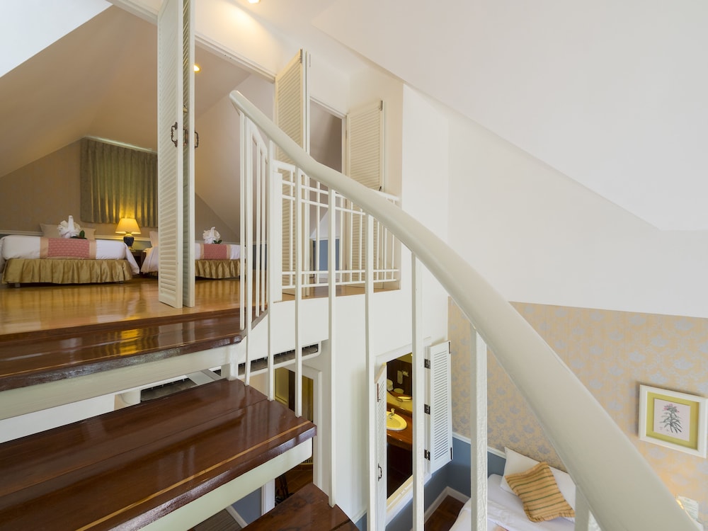 Brookside Valley Resort 30/77