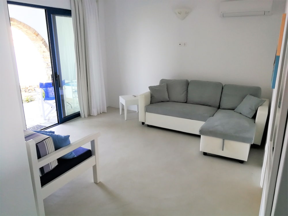 Stavros Bay 36/63