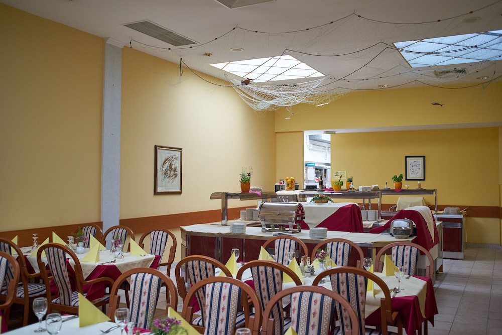 Hotel Vila Ruzica 44/64