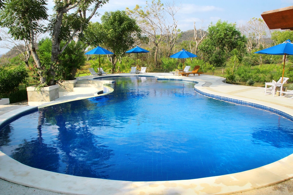 Puri Sari Beach Hotel 44/50
