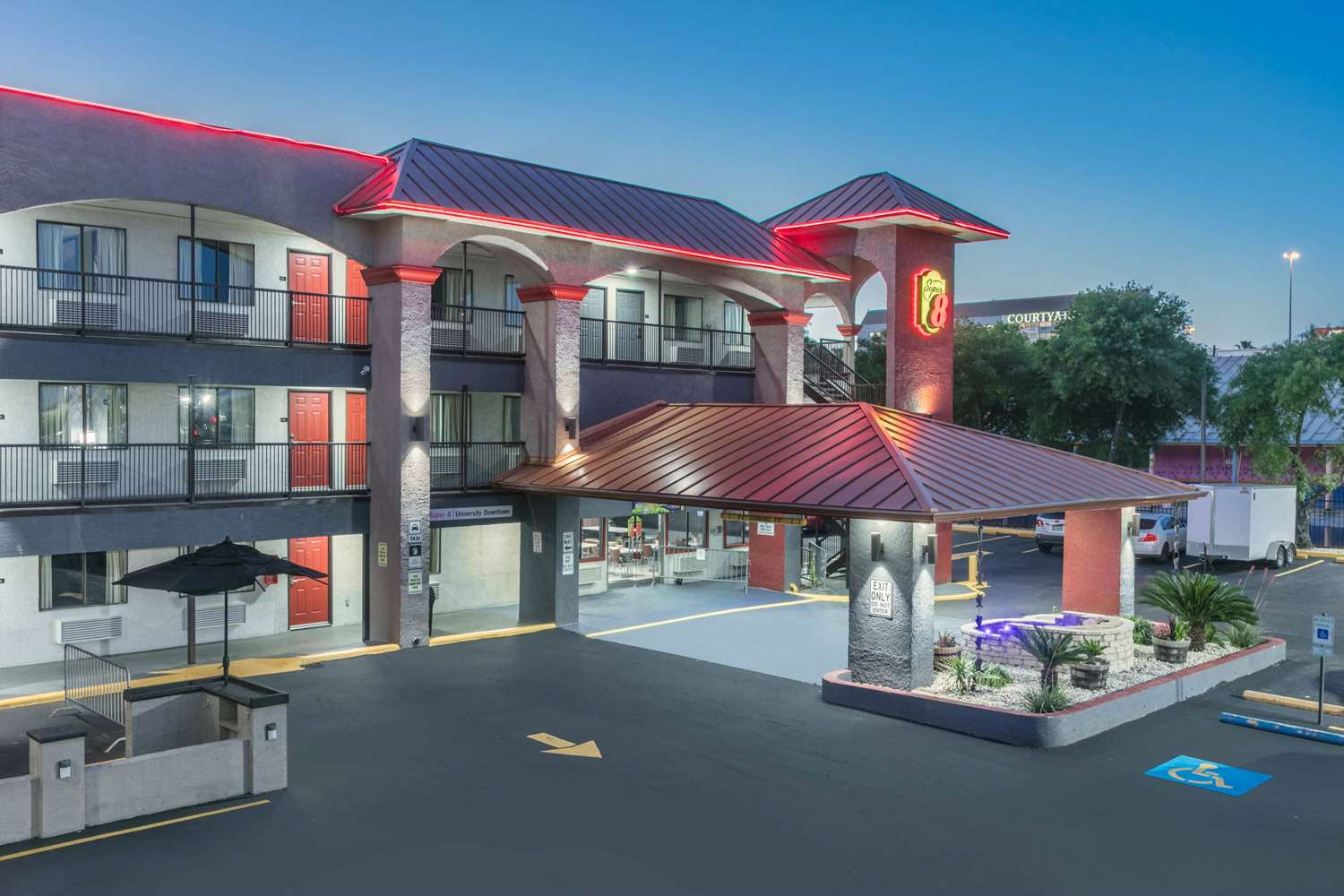 Super 8 By Wyndham Austin University/Downtown Area in AUSTIN - TX