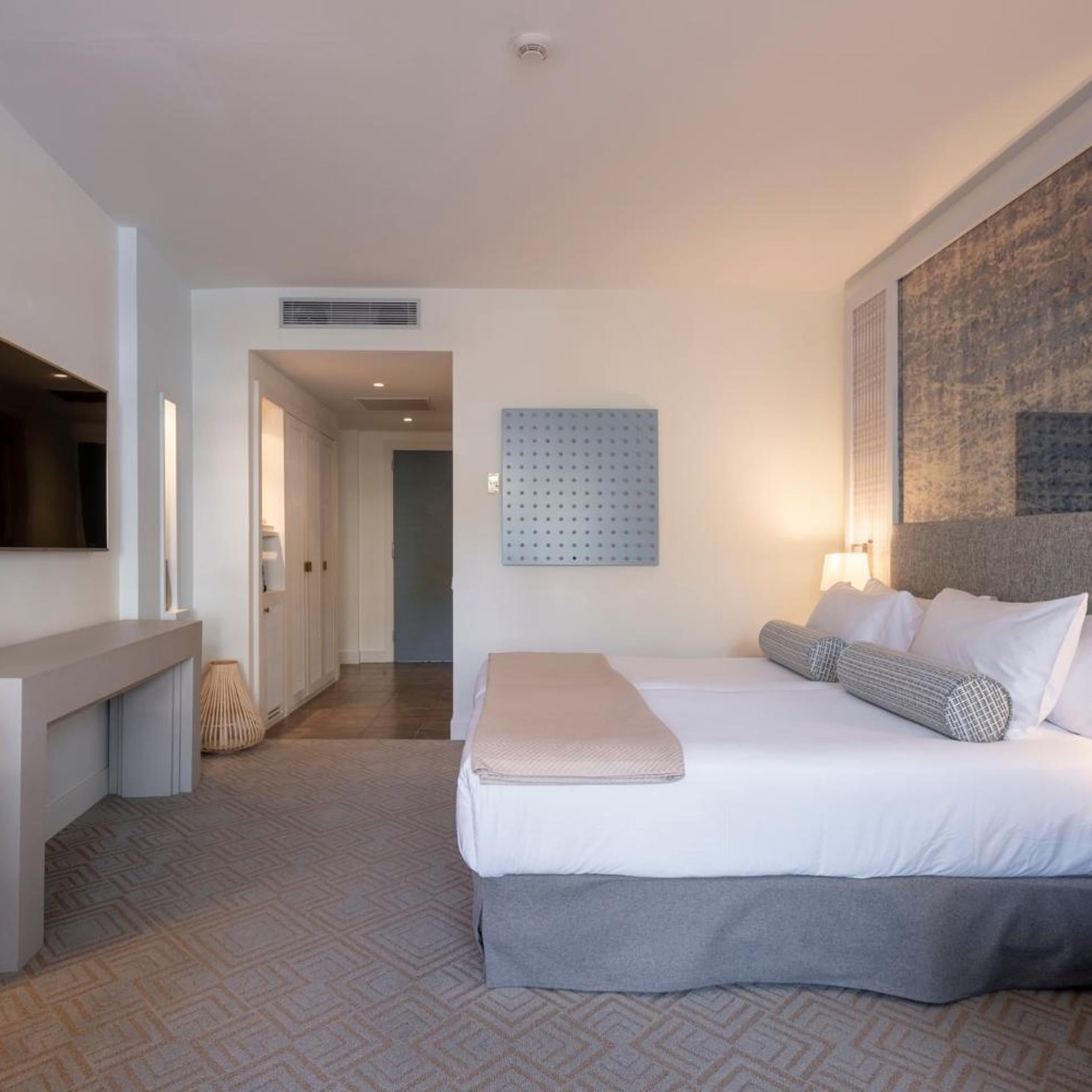 Medium, Superior, King Bed, Terrace