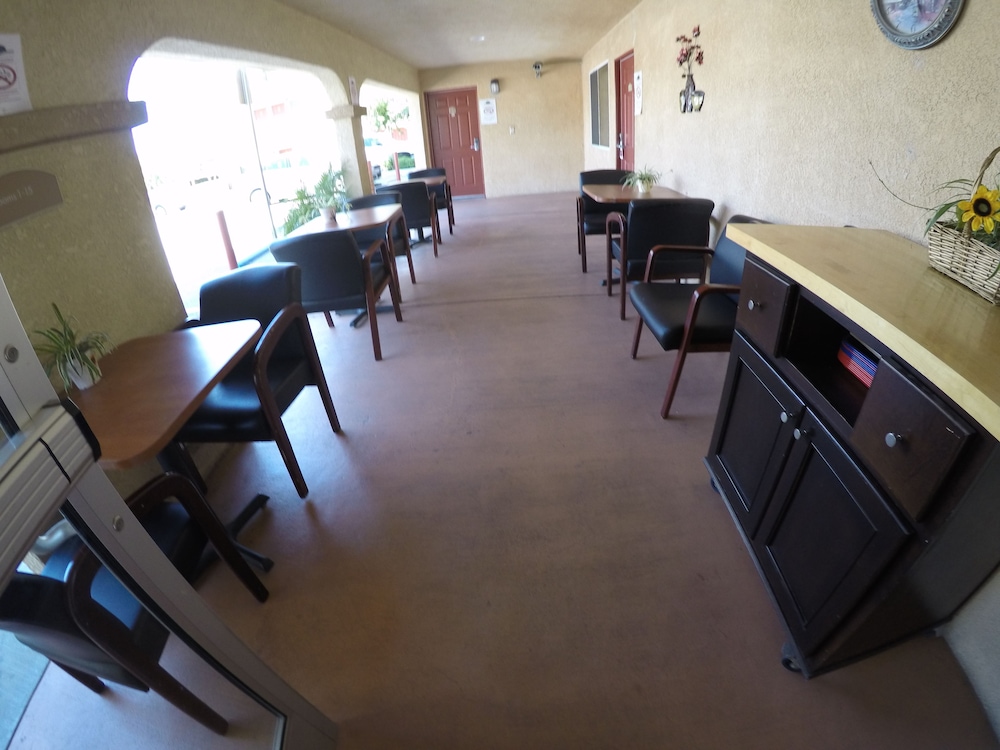 Loma Linda Inn. 37/54