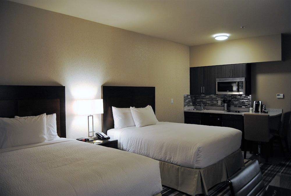 Fairfield Inn & Suites by Marriott Airdrie 18/54