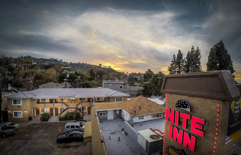 Nite Inn 6/67