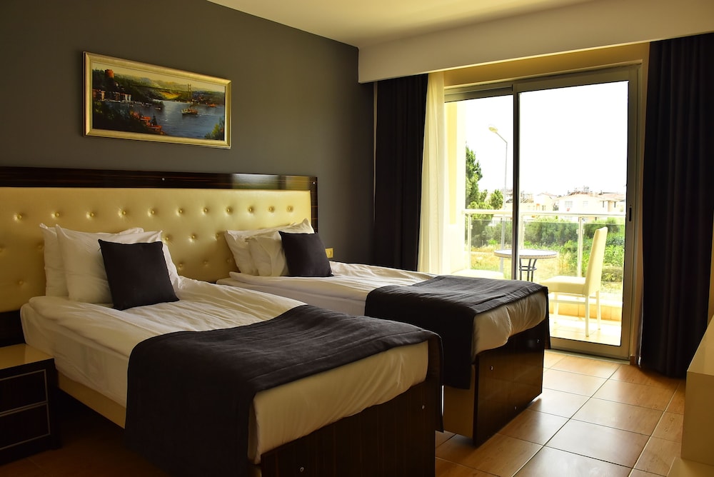 Nora Suit Hotel 16/50