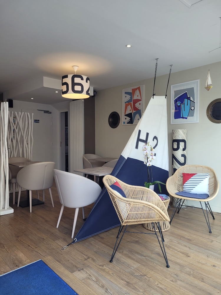 Hotel Des Halles 49/66