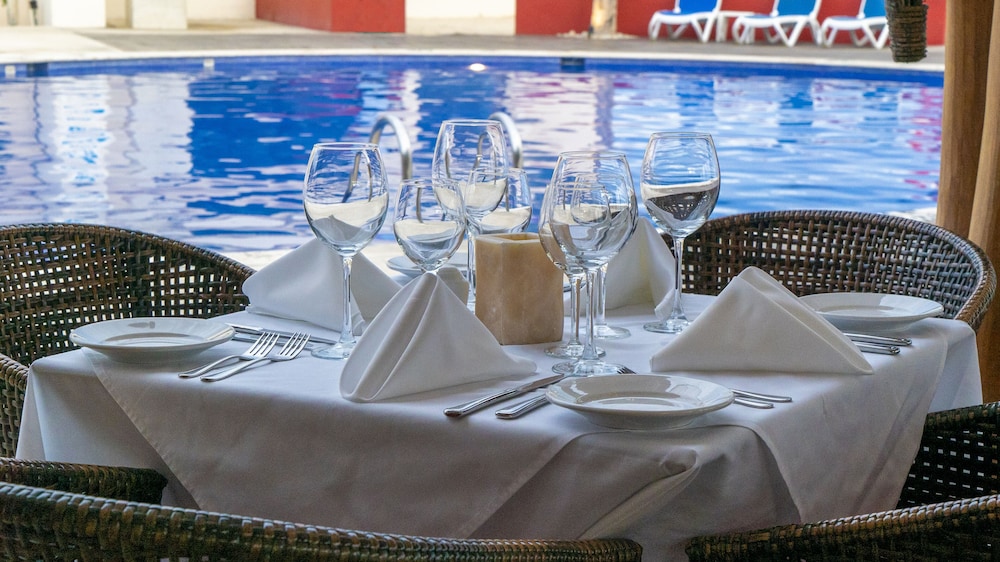 Grand Decameron Los Cabos a Trademark All Inclusive Resort 36/48