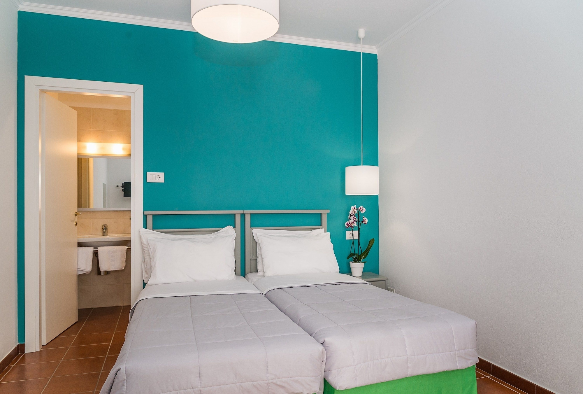 STANDARD, DOUBLE OR TWIN BED